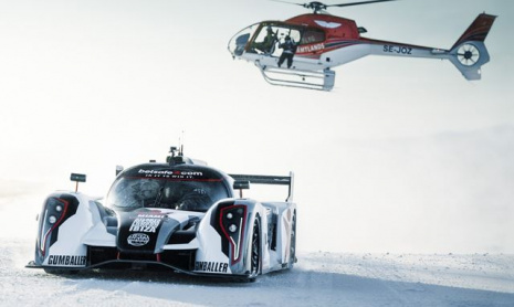 Джон Олсон снова покоряет снежные склоны на суперкаре